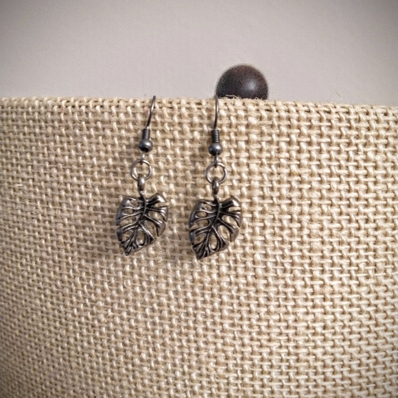 Earrings - Picture 5 of 10